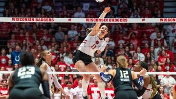 Volleyball Today: Badgers end UW’s unbeaten start; TCU upsets Baylor;