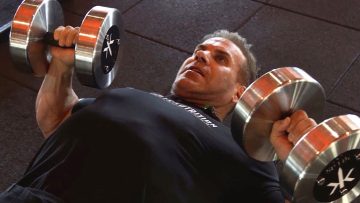 Jay Cutler’s Technique for Perfecting the Dumbbell Bench Press