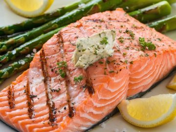 Grilled Salmon with Asparagus